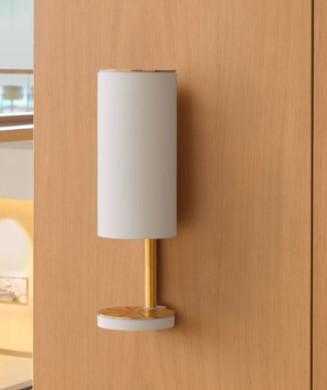 Vola håndsprit- og sæbedispenser, vægmonteret - Krom Vola håndsprit- og sæbedispenser, vægmonteret - Krom