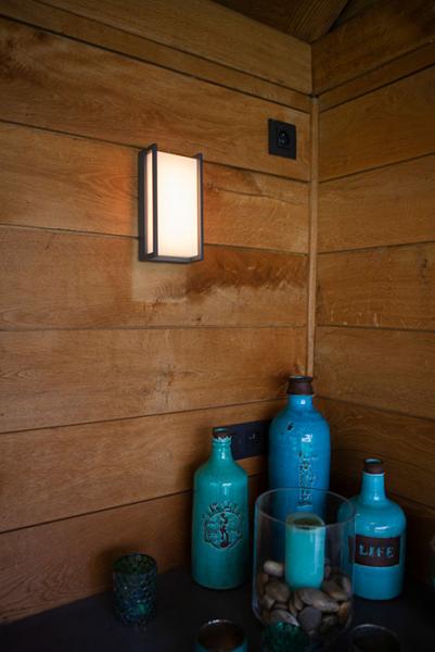 Lutec Connected Qubo udendørslampe til væg m/appstyring og farveskift