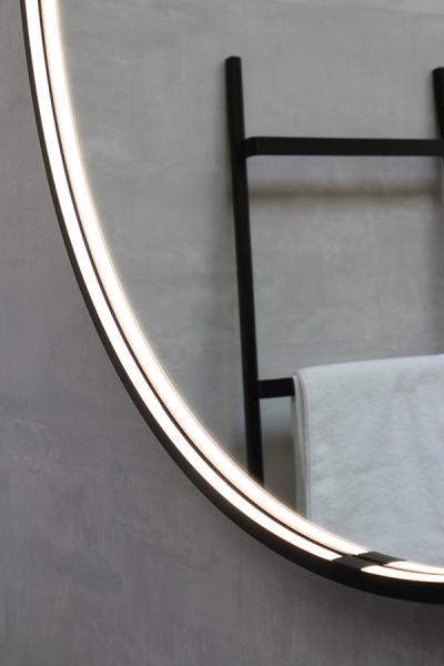 Sanibell Ink SP24 rundt spejl m/lys, varme og sensor Ø60 - Mat sort Sanibell Ink SP24 rundt spejl m/lys, varme og sensor Ø60 - Mat sort