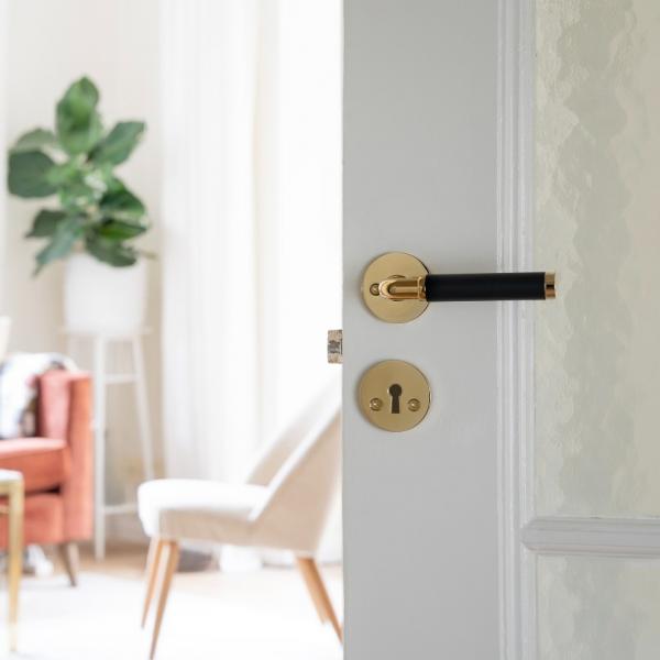 Beslagsboden Design indendørs dørhåndtag inkl. nøgleskilt - Messing/sort - Sæt á 4